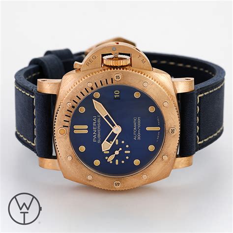 Panerai Submersible PAM 01074 .